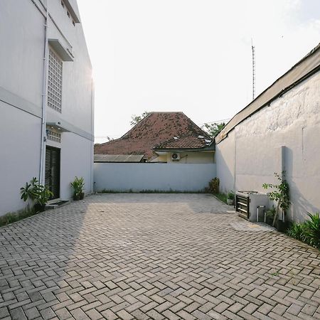 Отель Urbanview B Syariah Lumajang By Reddoorz Экстерьер фото